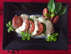 Łosoś zapiekany ze szpinakiem i mozzarellą