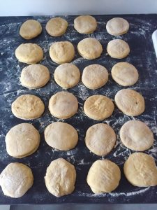 Pączki gotowe do smażenia