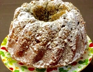 Babka z białek z makiem