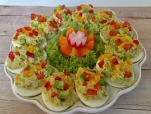 guacamole z jajkiem Jajka faszerowane guacamole
