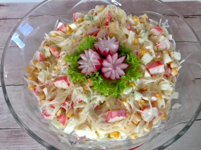Sałatka surimi