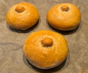 pieczenie chlebków do żurku
