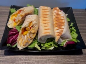 tortilla z kapustą pekińską tortilla z kurczakiem i kapustą pekińską