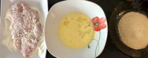 Panierowanie soczystych kotletów schabowych krok po kroku