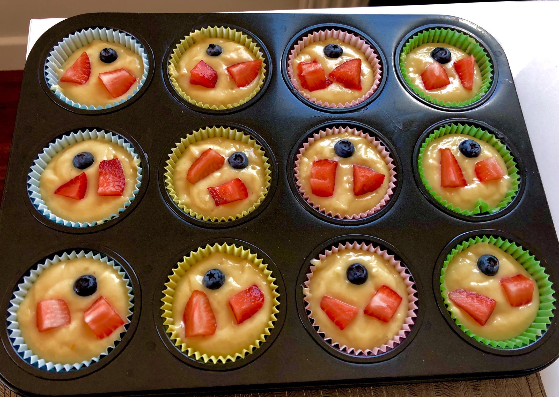 Muffinki na kefirze z owocami