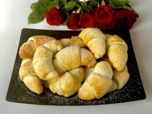 Pyszne rogale Rogaliki z czekoladą