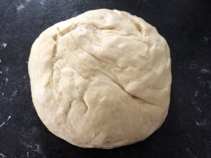 Ciasto na rogale z czekoladą Ciasto na rogaliki drożdżowe