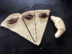 Rogaliki z czekoladą Rogaliki drożdżowe z czekoladą