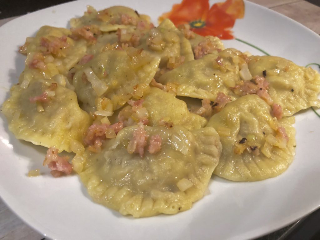 Pierogi wiejskie z kapustą kiszoną
