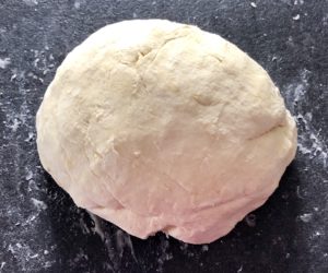 Przygotowanie ciasta na rogaliki twarogowe z marmoladą Składniki na rogaliki twarogowe z marmoladą