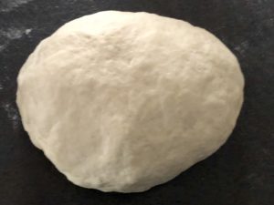 Przygotowanie ciasta na paszteciki drożdżowe krok po kroku