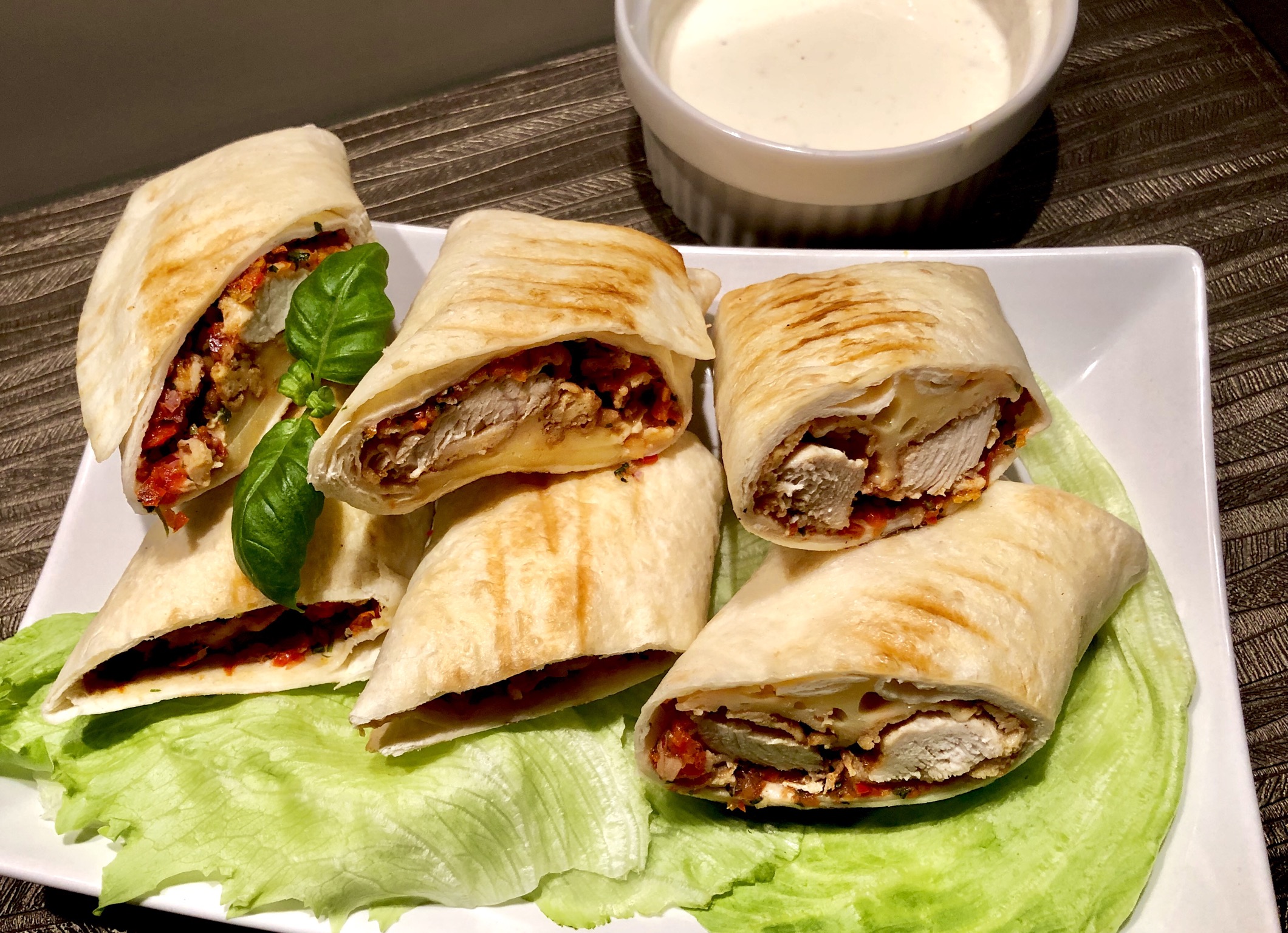 tortilla z chrupiącym kurczakiem