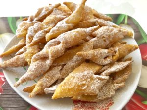 Faworki z mascarpone