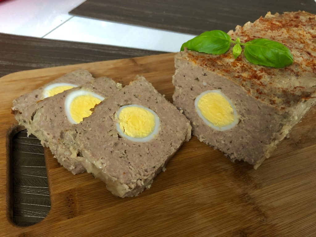 pieczeń z jajkiem