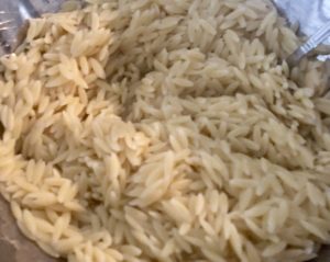 sałatka Orzo z makaronem – składnik do sałatki brokułowej