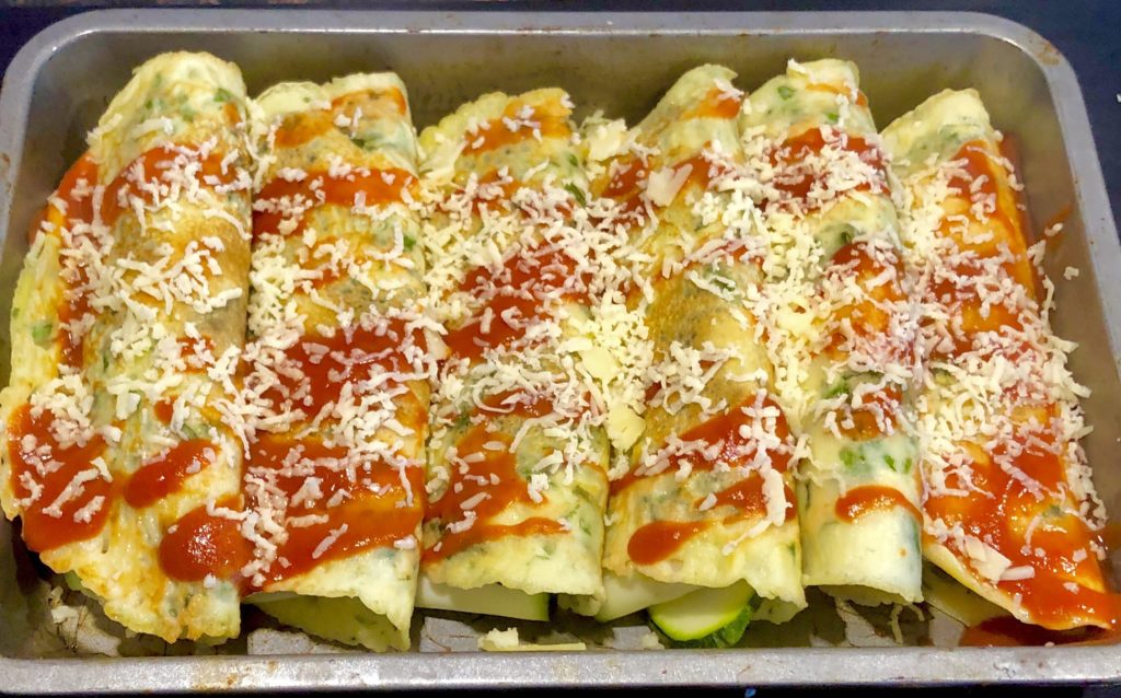 naleśniki zapiekane z mozzarellą i warzywami