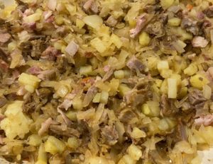 Farsz z kapustą, ziemniakami, mięsem i pieczarkami do pierożków ukraińskich