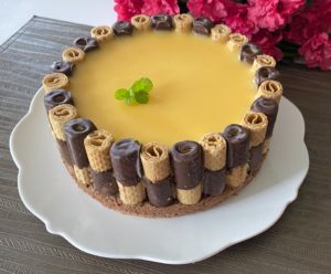 wylewanie żelki na torcik brzoskwiniowo