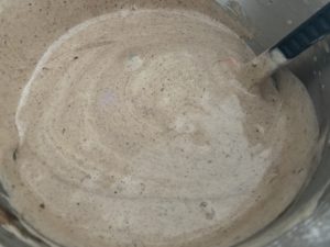 biszkopt kakaowy jako baza pod tort brzoskwiniowy