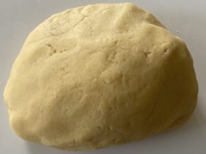 Przygotowanie kruchego ciasta wyrabianie ciasta na mazurki pomarańczowe