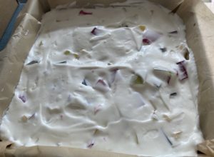 masa śmietanowa z galaretkami na ciasto zaczarowany ogród