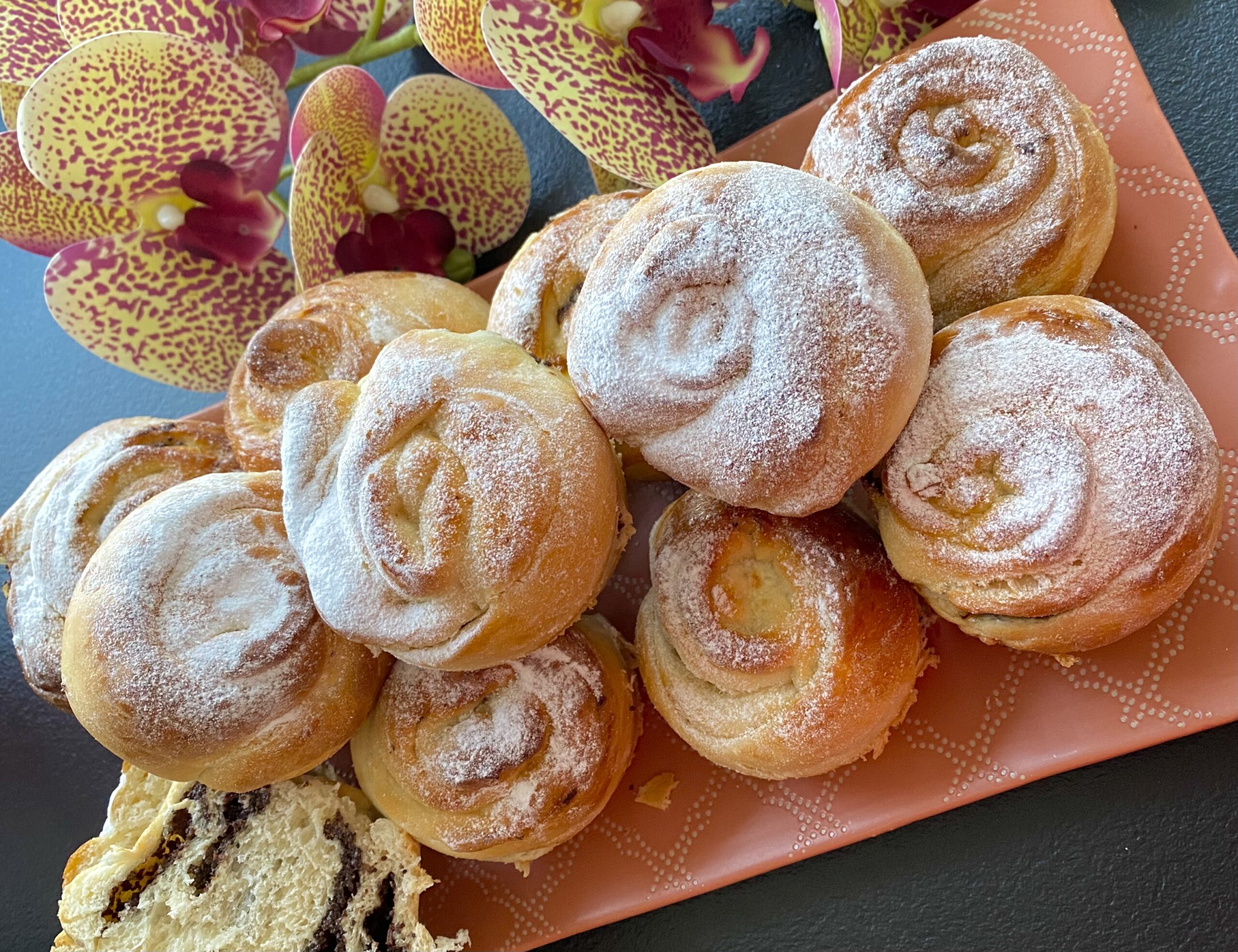 Drożdżowe różyczki z makiem - 323EBB34 6C59 44CA 89C7 C15245076A13 scaled