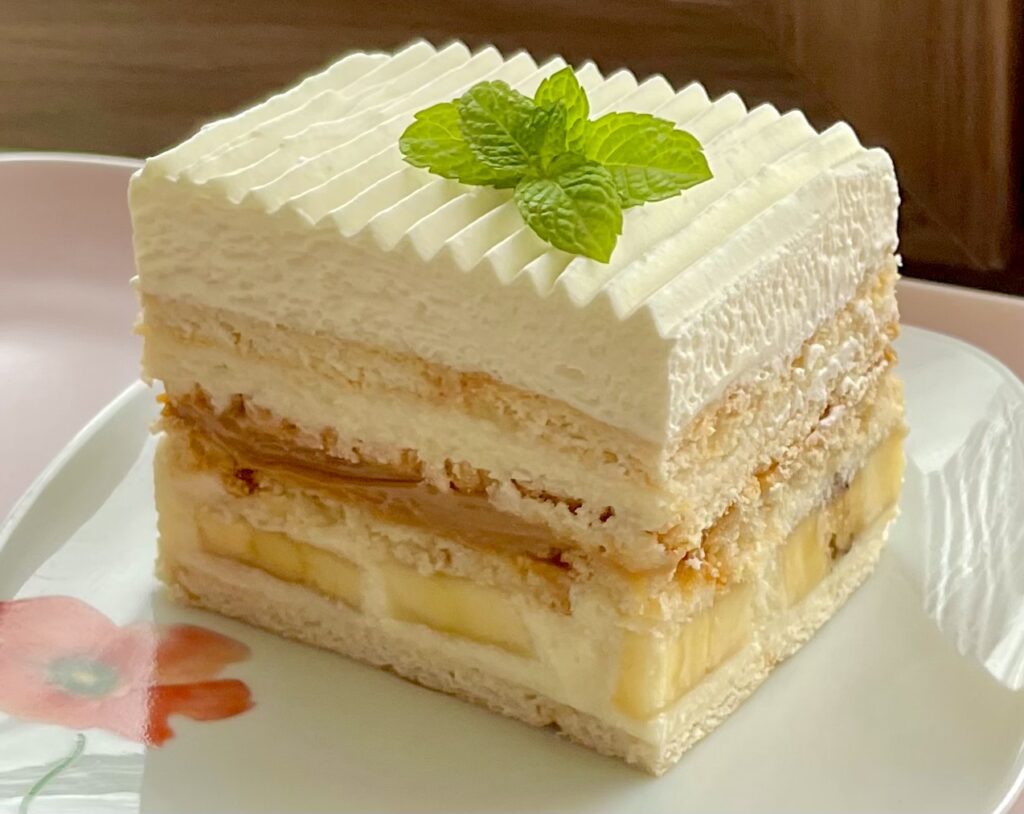 Krówka z bananami – ciasto bez pieczenia