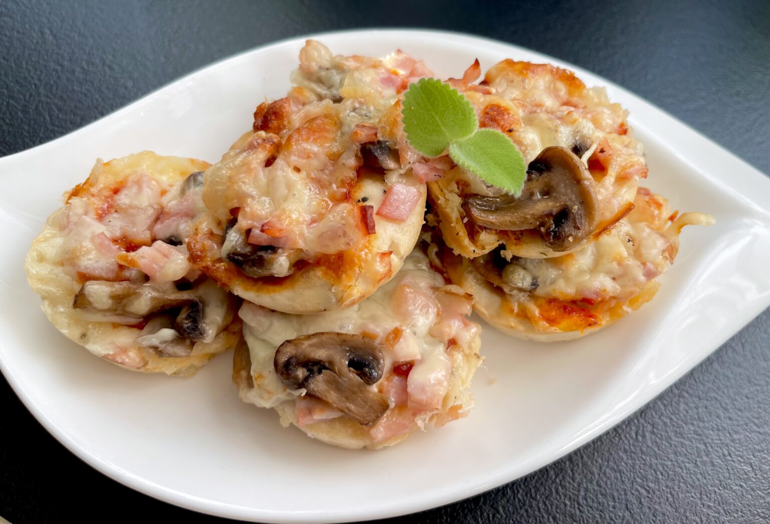 Babeczki pizzerinki - 0D244474 93CA 43AF A4E1 B5BA5B8BA078