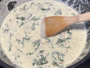 Tortellini w sosie śmietankowym z boczkiem i szpinakiem - 2BF75FCB E671 4250 BDB6 E36ACC93CD5A