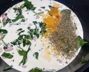 Tortellini w sosie śmietankowym z boczkiem i szpinakiem - C3B33080 0B30 4B8E B25C 706FFBB886CC