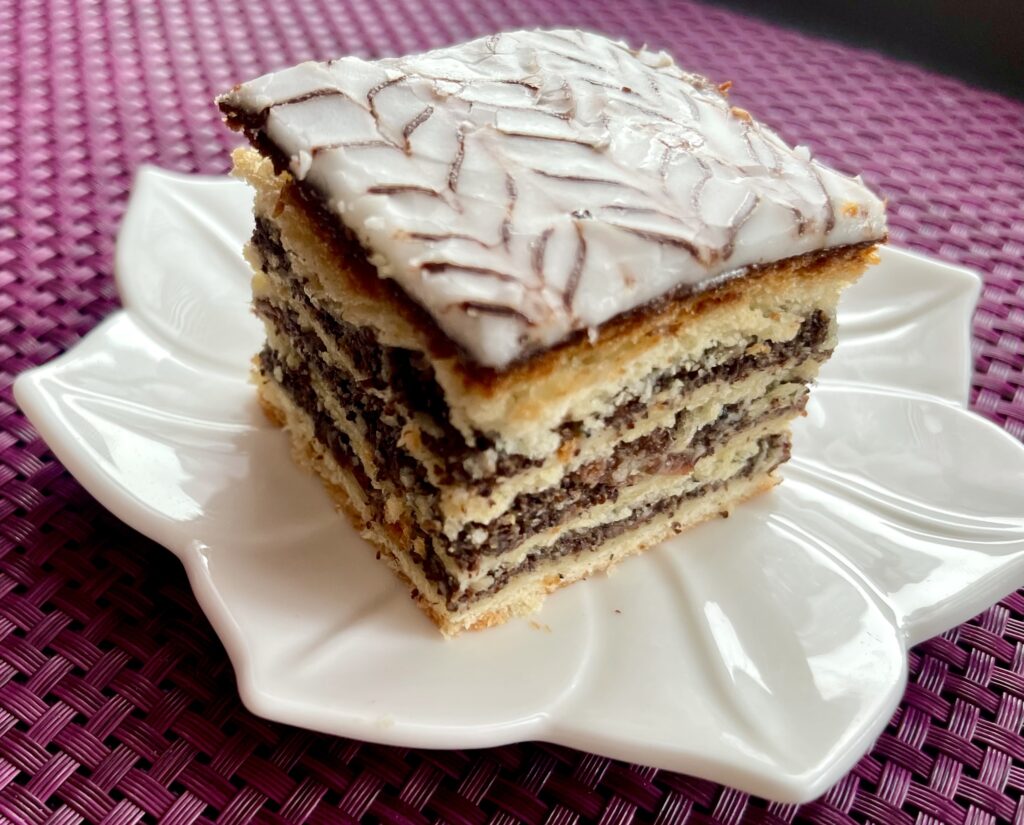 Makowiec warstwowy