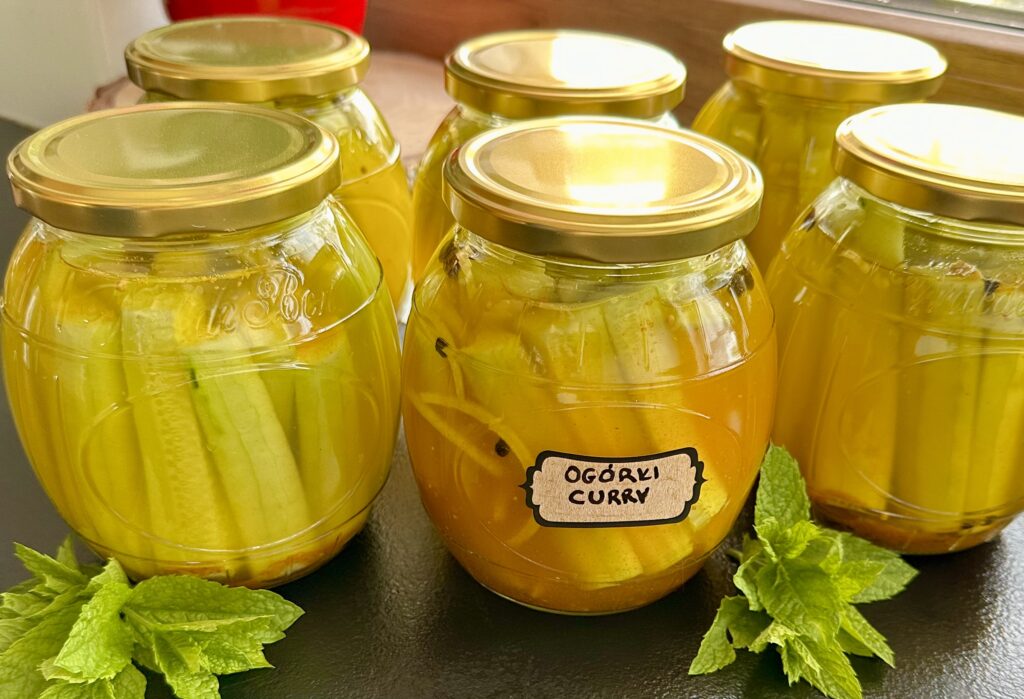 Ogórki curry