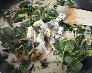 Makaron z boczkiem w sosie gorgonzola - IMG 1375