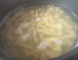 Makaron z boczkiem w sosie gorgonzola - IMG 1378