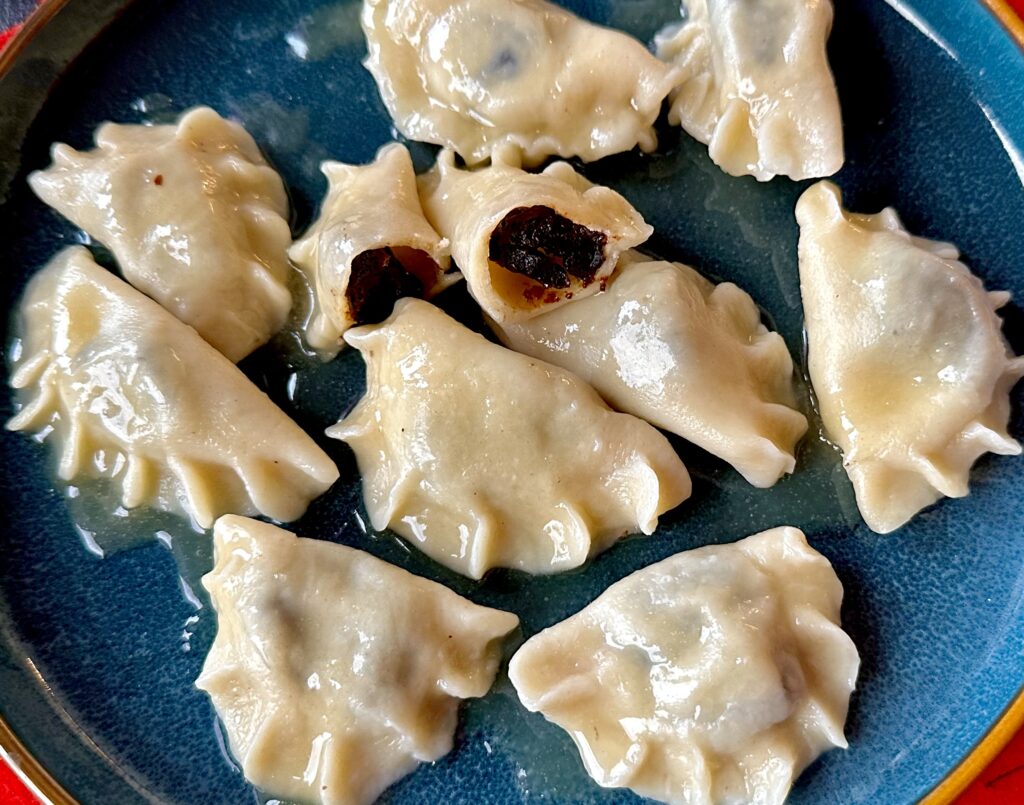 Pierogi z suszonymi śliwkami