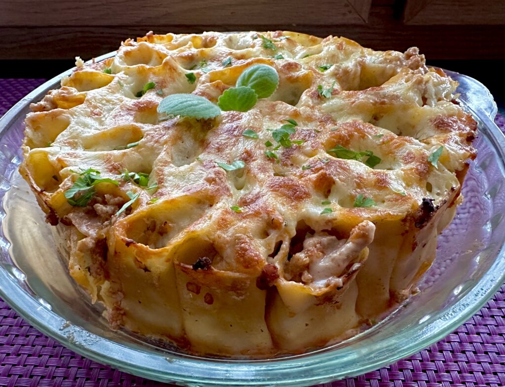 Zapiekanka cannelloni z mięsem mielonym i beszamelem
