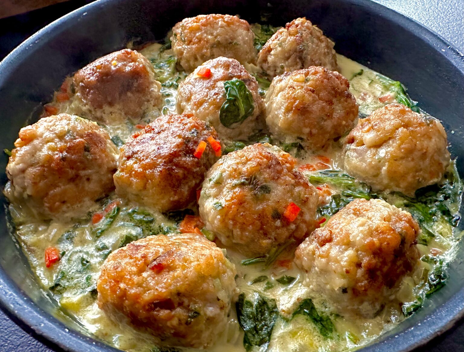 Klopsiki bulgur w sosie śmietanowo-szpinakowym - IMG 0036