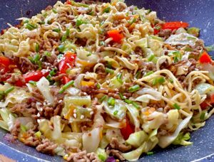 Smażony makaron po azjatycku z pikantną wołowiną - IMG 5959