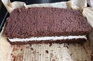 Torcik brownie - koszyczek truskawek - IMG 6366