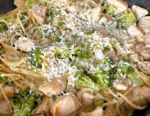 Makaron z kurczakiem w kremowym sosie brokułowym - IMG 6847