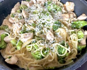 Makaron z kurczakiem w kremowym sosie brokułowym - IMG 6849