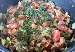 Koperek jako świeży dodatek do bigosu