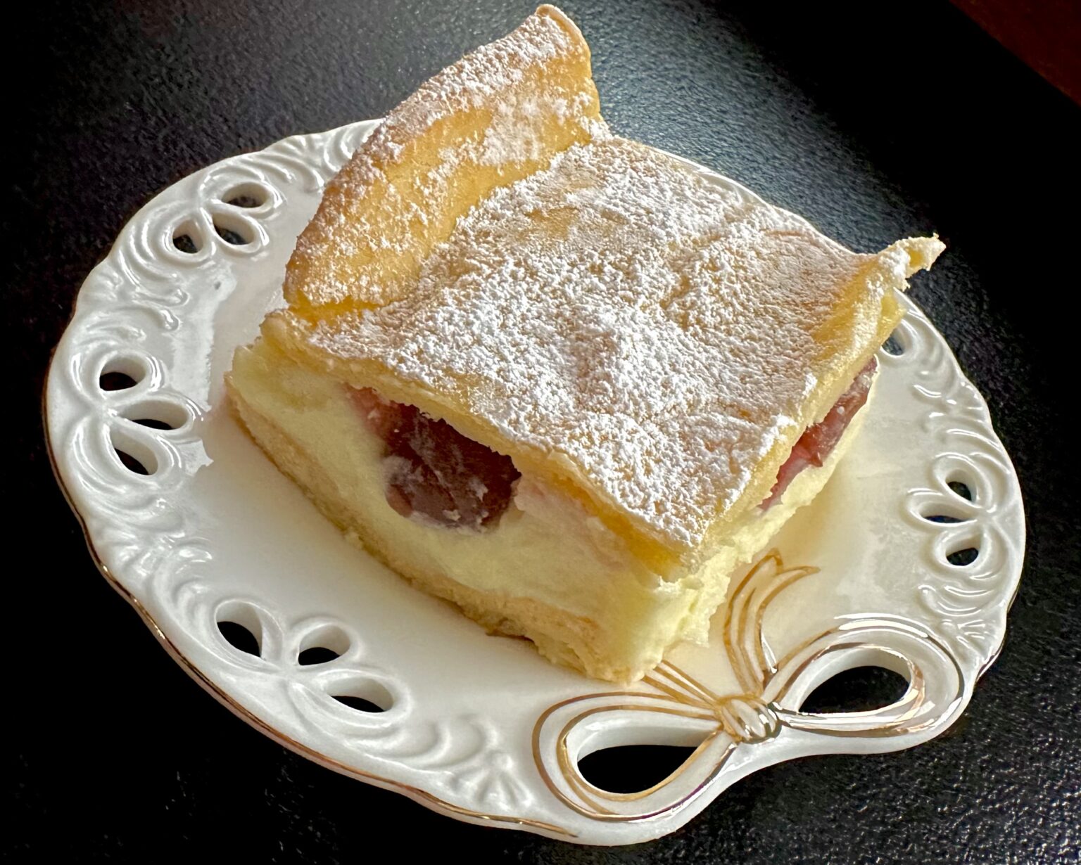 Karpatka z frużeliną wiśniową - IMG 6976