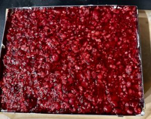 Malinowa księżniczka z kremem śmietankowym - ciasto bez pieczenia! - IMG 0526