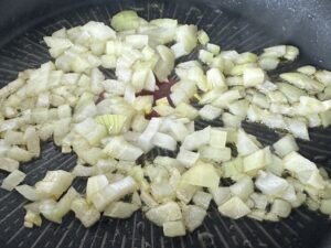 Makaron z wędzoną szynką w sosie serowo-brokułowym - IMG 0766