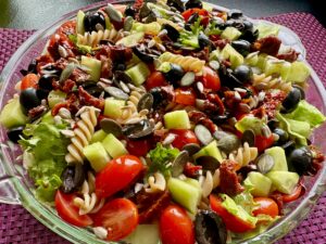 Fit sałatka makaronowa z sosem musztardowym - IMG 1556