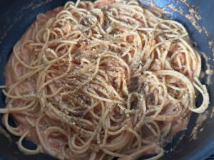 Spaghetti w kremowym sosie z kurczakiem i warzywami - IMG 6742