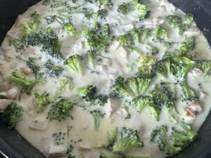 Penne w sosie śmietankowo-brokułowym z kurczakiem - IMG 8262