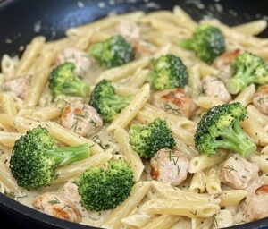 Penne w sosie śmietankowo-brokułowym z kurczakiem - IMG 8314