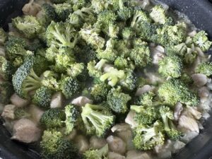 Makaron z kurczakiem w sosie mozzarella - IMG 5340